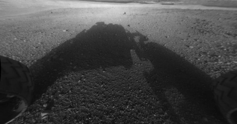 NASA-ს რობოტ Curiosity-ის ერთ-ერთი პირველი ფოტო მარსიდან