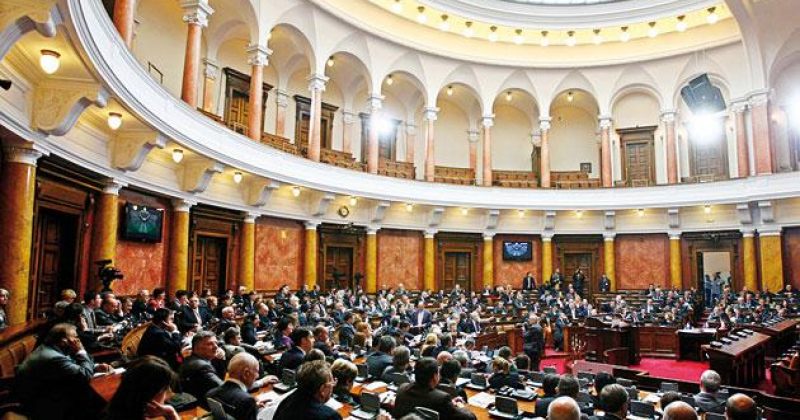 სერბეთის პარლამენტი   სრებრენიცას ტრაგედიის   გამო ბოდიშს იხდის