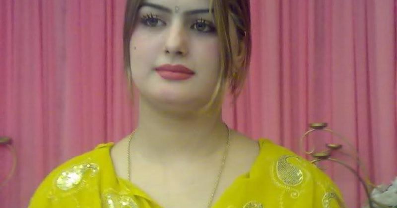 პაკისტანში ცნობილი მომღერალი ქალი მოკლეს