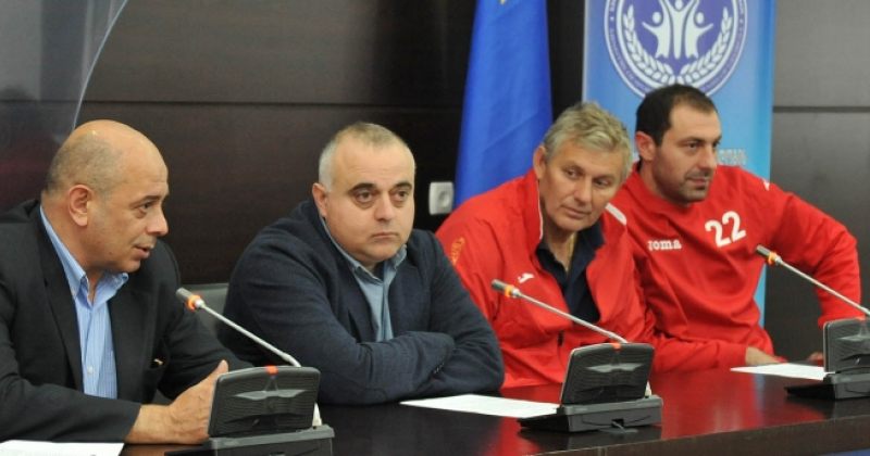 ლევან ყიფიანი საქართველოს ხელბურთის ნაკრების წევრებს შეხვდა