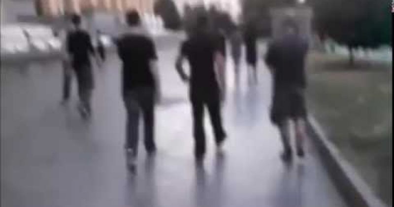ვიდეო - ქართველი რასისტების ჯგუფი "ბერგმანი" ქალაქის ქუჩებში ძალადობს