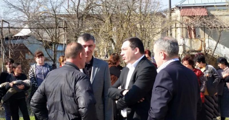 წიკლაური: არჩილ ტარუაშვილი გაზპრომზე აქციაში მონაწილეობის გამო გაჩხრიკეს