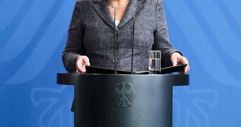 მერკელი: გერმანია საკუთარ პოლიტიკას მიგრანტების მიმართ, არ გადაუხვევს