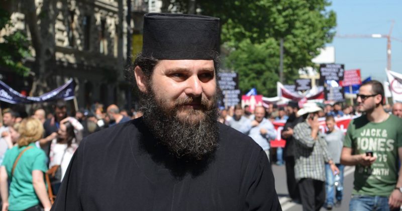 მღვდელი: უსუფაშვილმა თავისი შვილები გაჭყიპოს ნარკოტიკებით, სხვისას შეეშვას