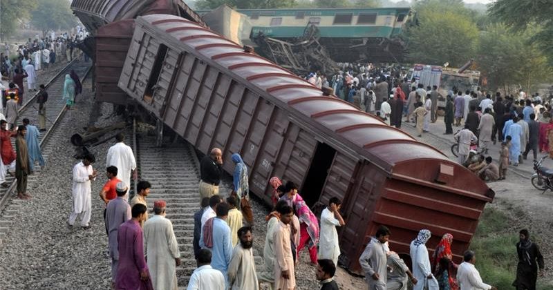 პაკისტანში მატარებლების შეჯახების შედეგად სულ მცირე 6 ადამიანი დაიღუპა