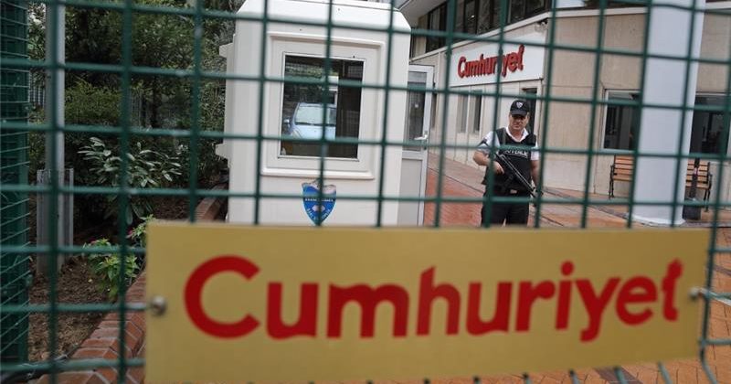 თურქეთში ოპოზიციური გაზეთის Cumhuriyet-ის მთავარი რედაქტორი დააკავეს