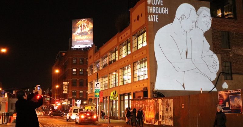 პუტინისა და ტრამპის პროექცია ნიუ-იორკში ვალენტინობის დღისთვის 