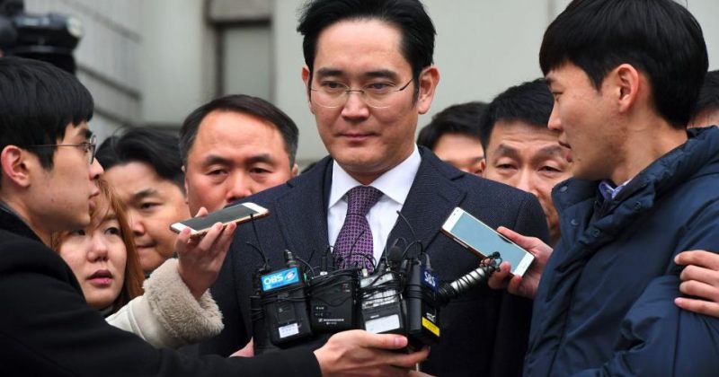 კორეამ Samsung-ის ხელმძღვანელი ჯეი ლი დააკავა, კომპანიის აქციები უფასურდება