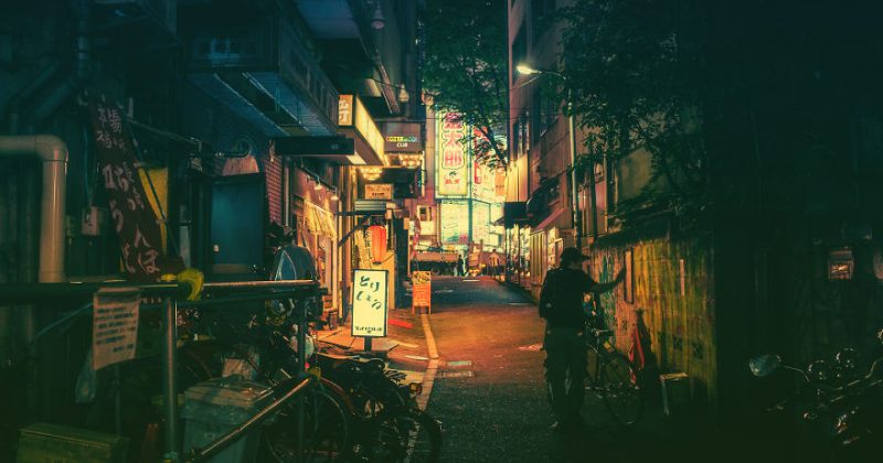 ღამის ტოკიოს ჯადოსნური კადრები თვითნასწავლი იაპონელი ფოტოგრაფისგან
