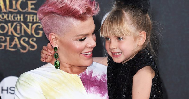 Pink-ის შვილისადმი მიძღვნილი ემოციური სიტყვა MTV VMAs-ის დაჯილდოებაზე