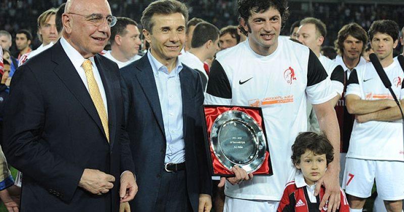 ფეხბურთის ვარსკვლავებთან ერთად საქველმოქმედო მატჩში კახა კალაძეც ითამაშებს