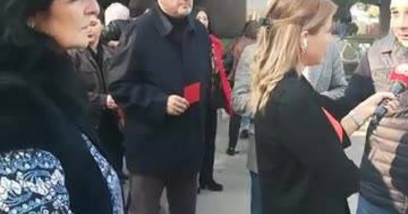 პატრიოტთა ალიანსი ცესკოსთან "გამაფრთხილებელ აქციას" მართავს