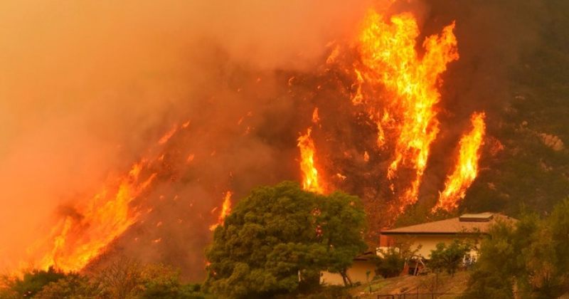 კალიფორნიაში ცეცხლი კვლავ ვრცელდება, სანტა ბარბარაში ევაკუაცია გამოცხადდა