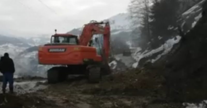 კურორტ გოდერძისთან დამაკავშირებელ გზაზე მეწყერი ჩამოწვა