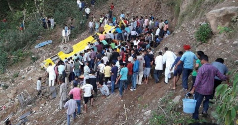 ინდოეთში სკოლის ავტობუსი ხევში გადავარდა, დაიღუპა 30 ადამიანი, მათგან 27 - ბავშვი