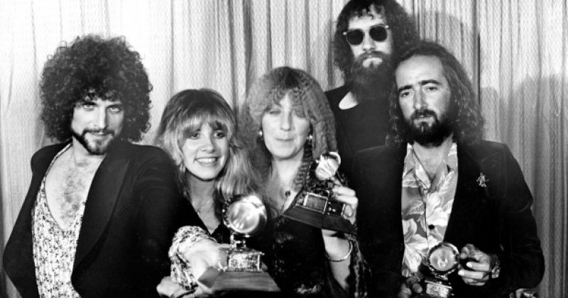 ლინდსი ბაკინგემი Fleetwood Mac-ს ტოვებს
