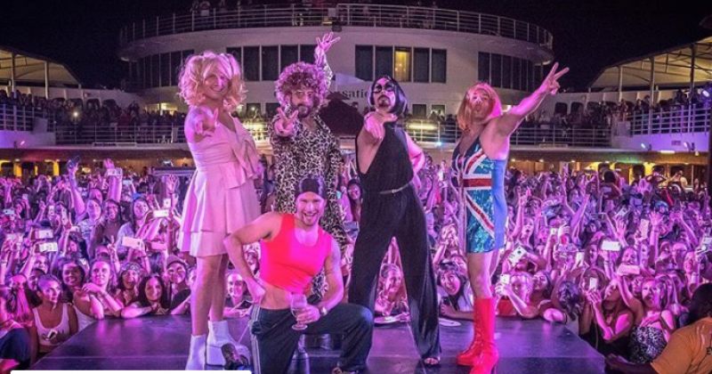 Backstreet Boys-ის წევრებმა Spice Girls-ის წევრებივით ჩაიცვეს და იმღერეს [ვიდეო]