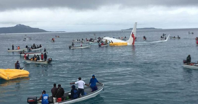 მიკრონეზიაში სამგზავრო თვითმფრინავი ავარიულად ოკეანეში დაეშვა