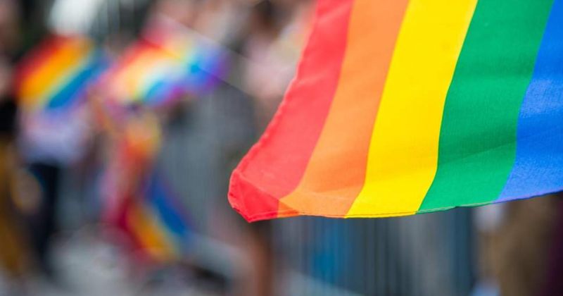 რუმინეთის სასამართლო: გეი და ჰეტეროსექსუალი წყვილები ერთნაირი უფლებებით უნდა სარგებლობდნენ
