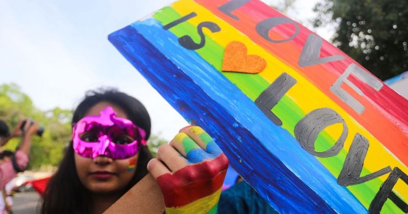 ინდოეთში ერთი და იგივე სქესის ადამიანებს შორის სექსი კანონით აღარ დაისჯება 