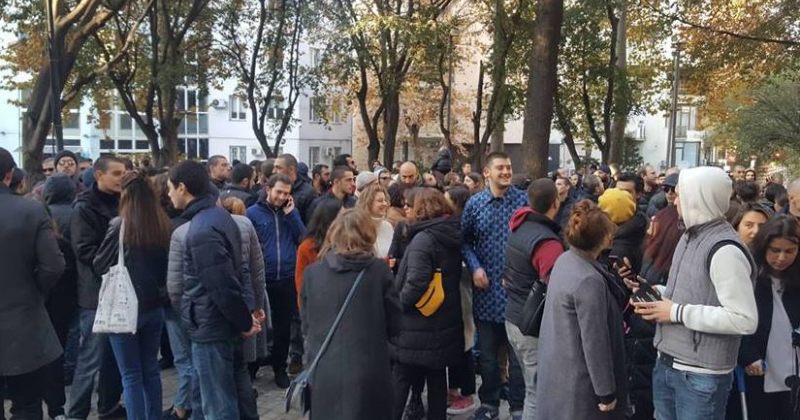 მრგვალ ბაღში ვაკელებმა წინა ხელისუფლებას კიდევ ერთი აქცია მოუწყვეს