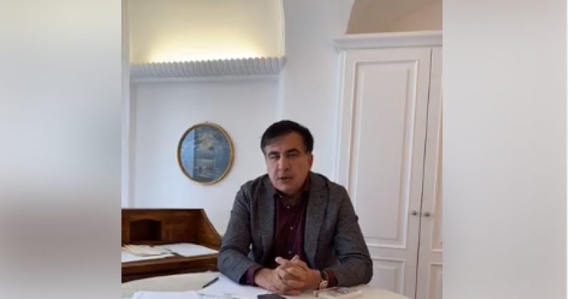 სააკაშვილი: ხაზარაძე გამოვარდა დუბინკით და მერაბ კოსტავას შემოახია ერთადერთი პალტო 