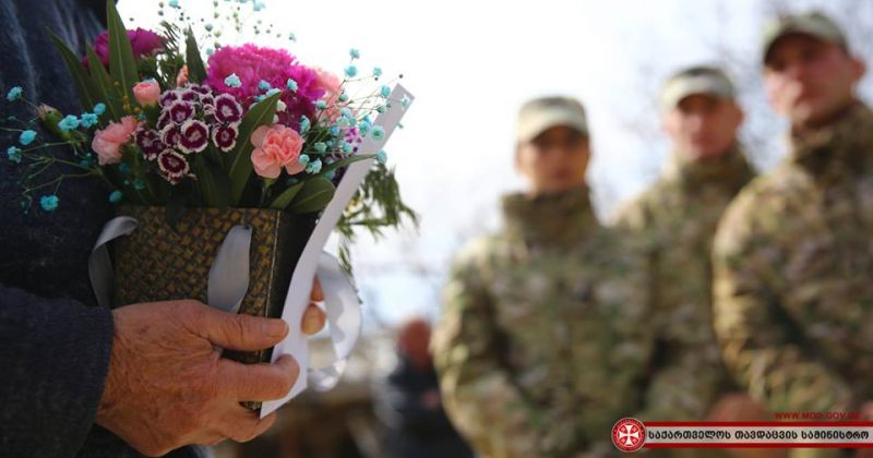 "სამშობლოსთვის ყველაზე ძვირფასი გაიღეთ" - დაღუპული ჯარისკაცების დედებს 3 მარტი მიულოცეს