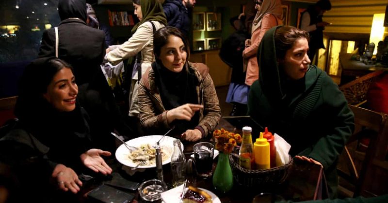 თეირანში 547 კაფე და რესტორანი "ისლამური პრინციპების" დარღვევის გამო დახურეს