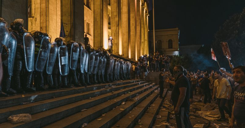 ოფიციალური ინფორმაციით, აქციის დარბევის დროს 3 დაშავებული მართვით სუნთქვაზე იმყოფება