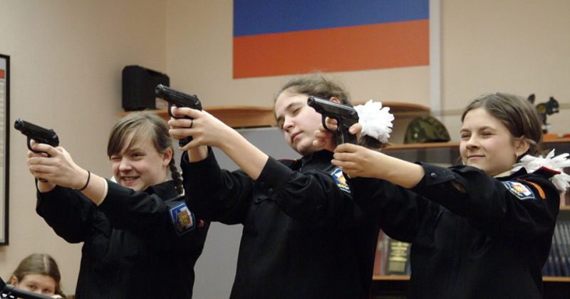  რუსეთში მოსწავლეებისთვის "სამხედრო-პატრიოტული" ბანაკების გახსნას გეგმავენ