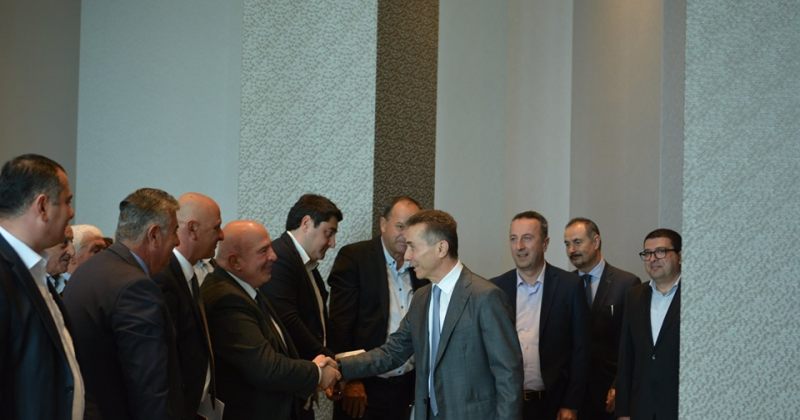 ქართული ოცნება: ივანიშვილმა პარტიის რეგიონალური ორგანიზაციების აქტივთან შეხვედრები დაიწყო