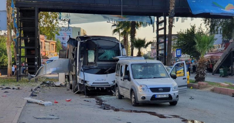 თურქეთში პოლიციის ავტობუსში ბომბის აფეთქების შედეგად 5 ადამიანი დაშავდა