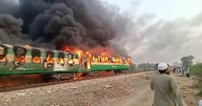 პაკისტანში მატარებელს ცეცხლი გაუჩნდა, დაიღუპა 74, დაშავდა 40 მგზავრი