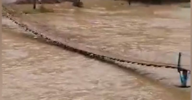 ხარაგაულში გადაუღებელი წვიმის გამო მდინარე ძირულა ადიდდა და კალაპოტიდან გადმოვიდა