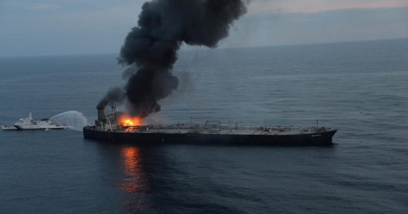 ინდოეთის ოკეანეში, შრი-ლანკის სანაპირო ზოლის სიახლოვეს ნავთობის ტანკერს ცეცხლი გაუჩნდა