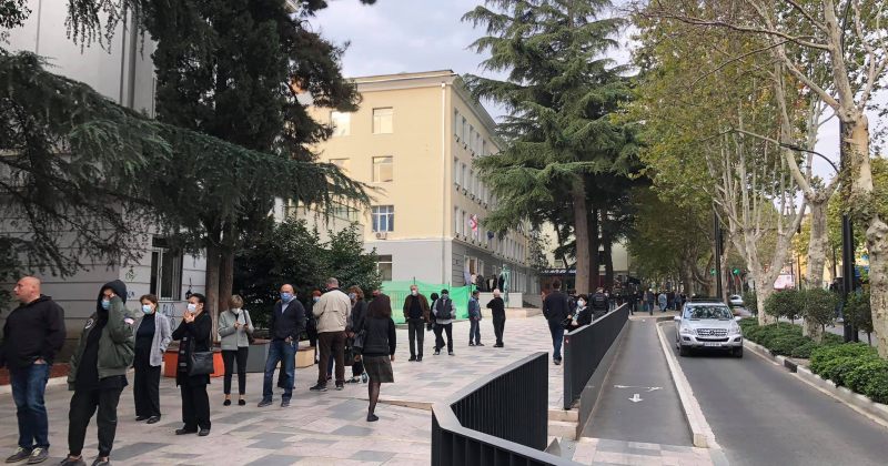 ამომრჩეველი, რომელიც 20:00-ზე რიგში იდგება, ხმის მიცემას უბნის დახურვის შემდეგაც შეძლებს