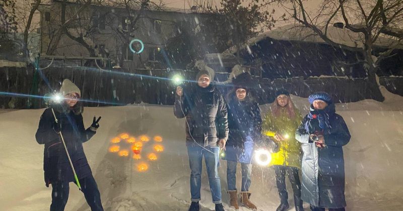 რუსეთში ნავალნის მომხრეები ვალენტინობის დღეს სანთლებით უცხადებენ მას მხარდაჭერას