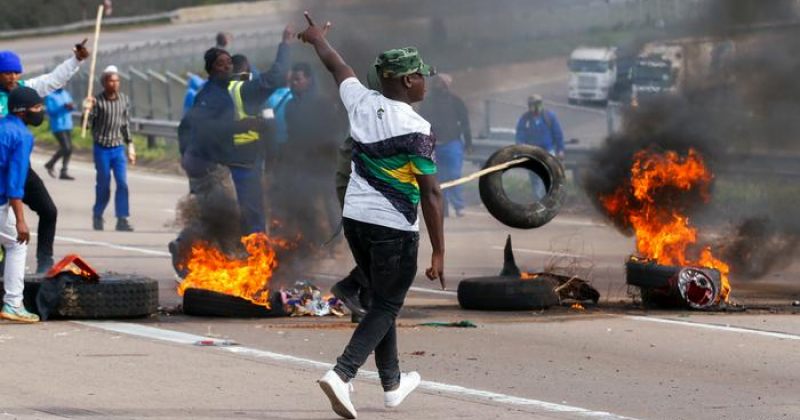 სამხრეთ აფრიკაში ყოფილი პრეზიდენტის დაპატიმრების გამო დაწყებულ აქციებზე 45 ადამიანი დაიღუპა