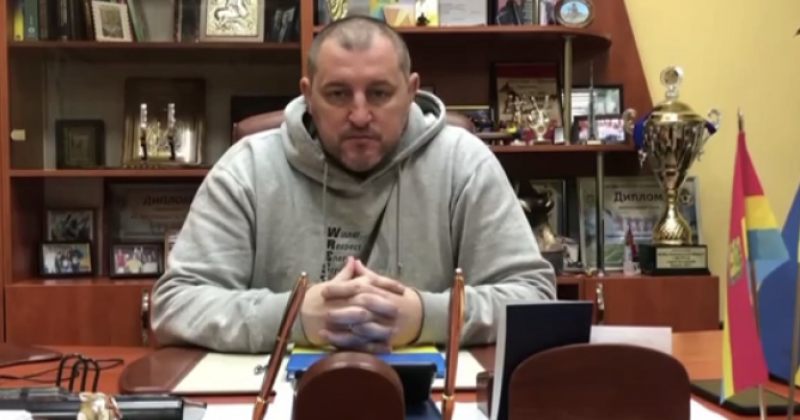 კუპიანსკის პუტინისტმა მერმა რუსებს ქალაქი ჩააბარა