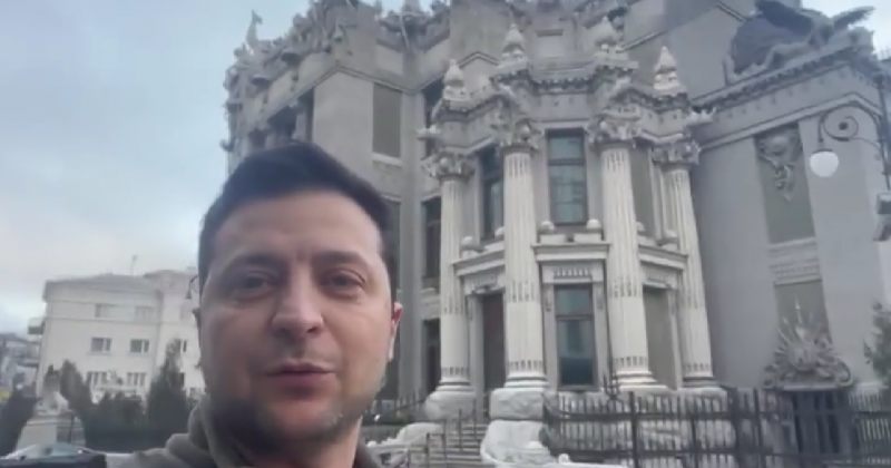 ზელენსკი: აქ ვარ, იარაღს არ დავდებთ, სახელმწიფოს დავიცავთ