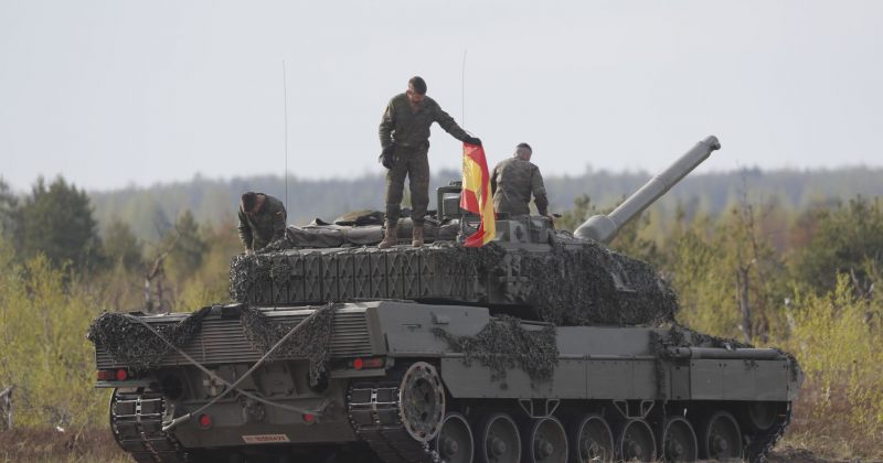 ესპანეთი მზადაა, უკრაინას საზენიტო რაკეტები და Leopard-ის საბრძოლო ტანკები გადასცეს – მედია