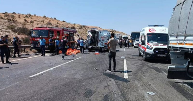 თურქეთში ავტოსაგზაო შემთხვევას 16 ადამიანი ემსხვერპლა, 21 კი დაშავდა