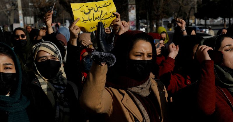 დემონსტრაციების პასუხად თალიბანის მთავრობა ქალთა უნივერსიტეტების აკრძალვას ამართლებს