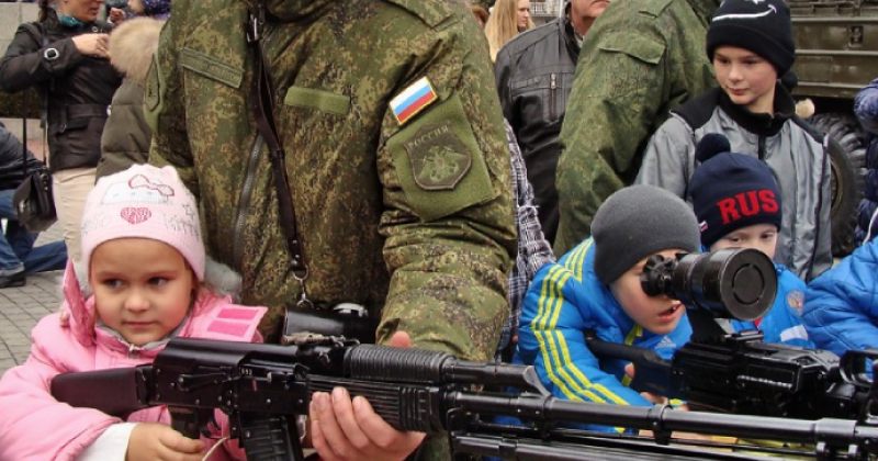 ყირიმსა და რუსეთში უკრაინელ ბავშვებს "იდელოგიური საგანმანათლებლო" ბანაკებში ათავსებენ