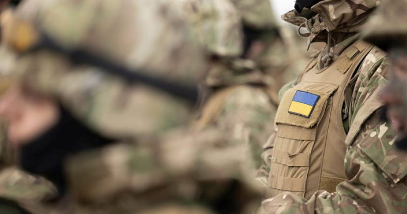 რუსებმა უკრაინელი სამხედრო Слава Україні-ს წარმოთქმის შემდეგ ჩაცხრილეს