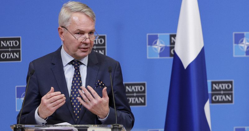 ფინეთის საგარეო საქმეთა მინისტრმა NATO-ში გაწევრიანების დოკუმენტს ხელი მოაწერა