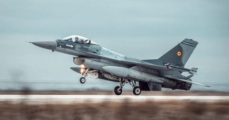 CNN: რუმინეთი უკრაინელი პილოტების F-16-ებზე მომზადებას აგვისტოსთვის დაიწყებს
