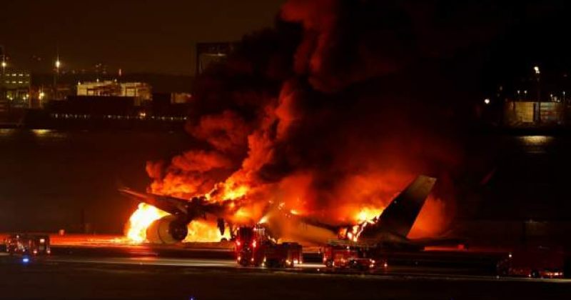 ტოკიოს აეროპორტის ასაფრენ ბილიკზე თვითმფრინავს ცეცხლი გაუჩნდა