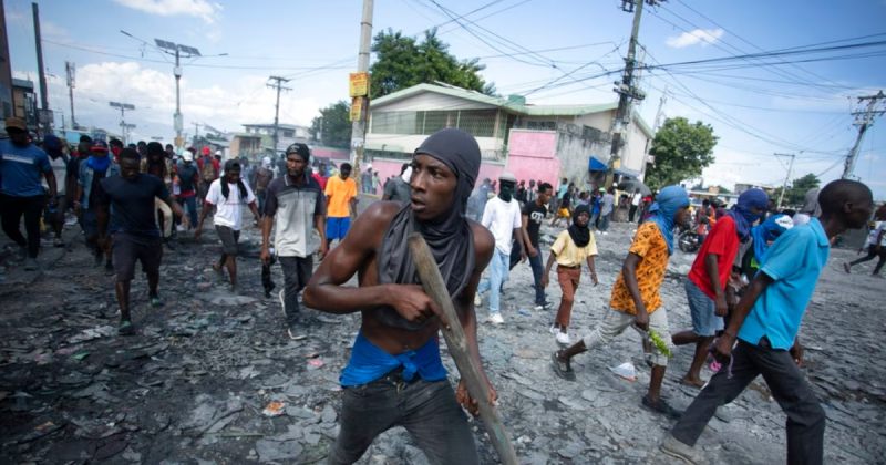 ხელისუფლების მხარდაჭერილი ბანდები ახლა ძალაუფლებისთვის იბრძვიან – რა ხდება ჰაიტიში