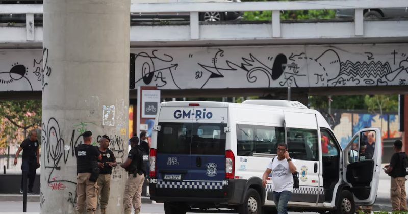 რიო დე ჟანეიროში კაცმა ავტობუსი გაიტაცა და 17 ადამიანი მძევლად აიყვანა